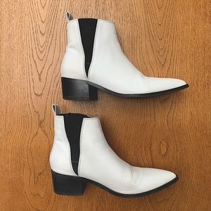 E8 by Miista White Chelsea Boot